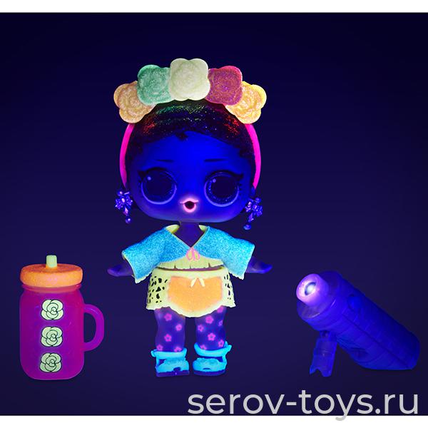 LOL 564829 Кукла блестящая серия Неон с УФ фонариком